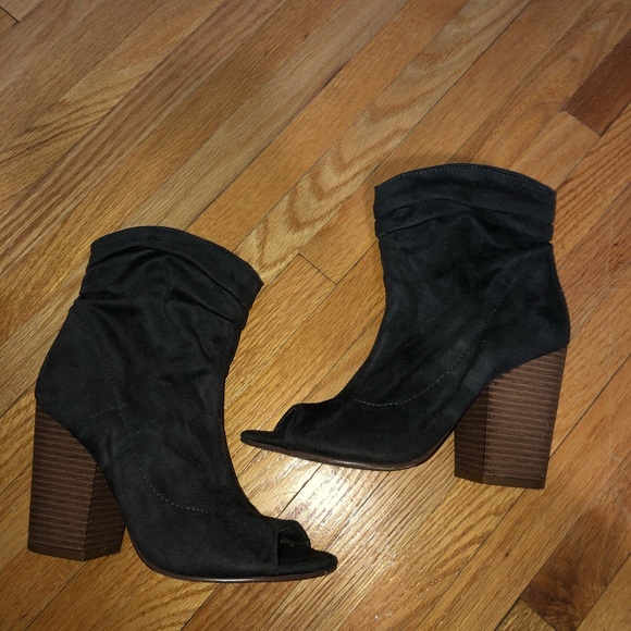 Brown Gray Open Toe Suede Size 6 shoes - Picture 1 of 7